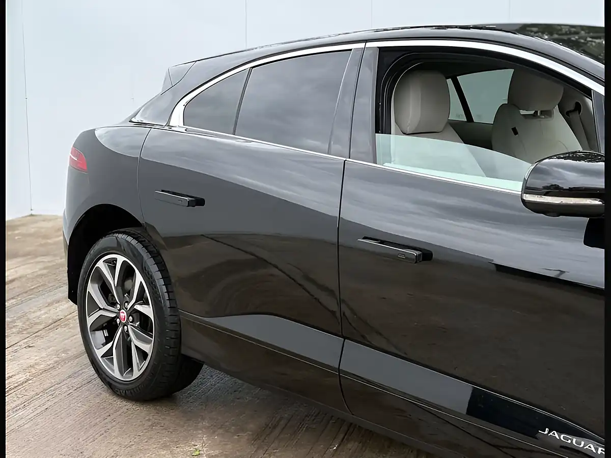 Used 2020 Jaguar I-Pace Hse Santorini Black - Interior and Exterior details 6