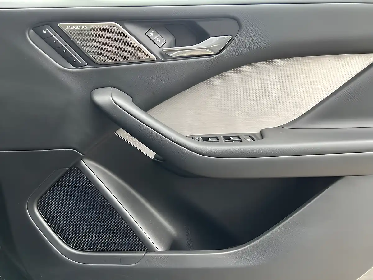Used 2020 Jaguar I-Pace Se Grey - Interior and Exterior details 17