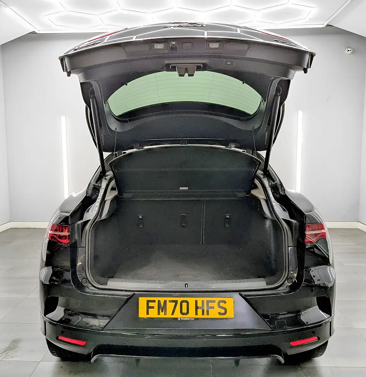 Used 2020 Jaguar I-Pace Se Santorini Black - Interior and Exterior details 9