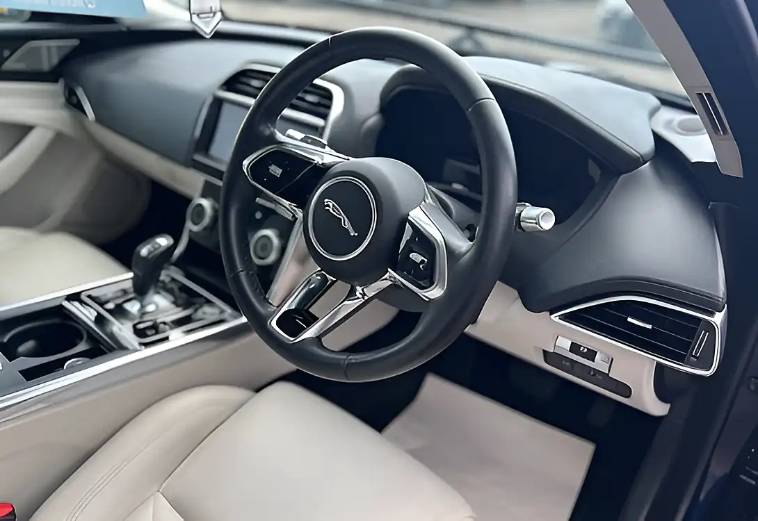 Used 2020 Jaguar Xe Hse Blue - Interior and Exterior details 11