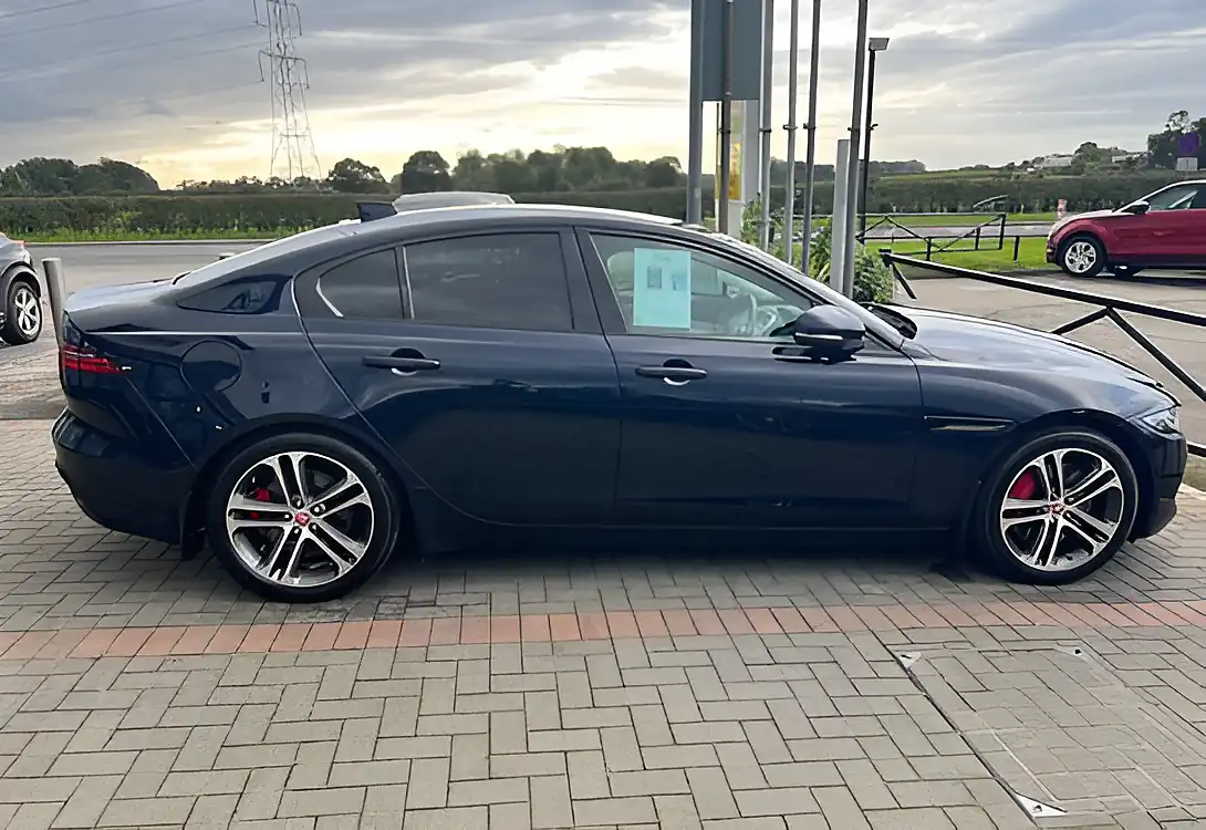 Used 2020 Jaguar Xe Hse Blue - Interior and Exterior details 6