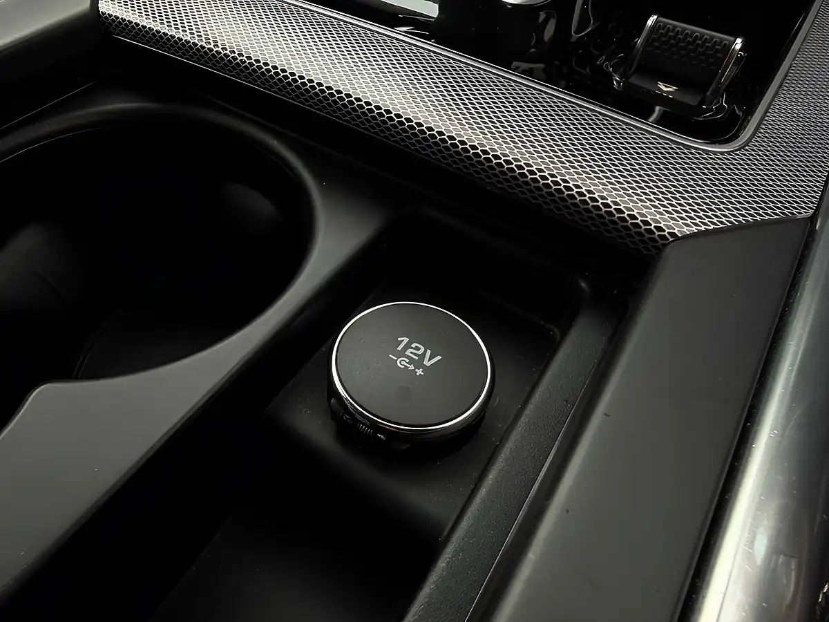 Used 2020 Jaguar Xe Reims Edition Blue - Interior and Exterior details 13