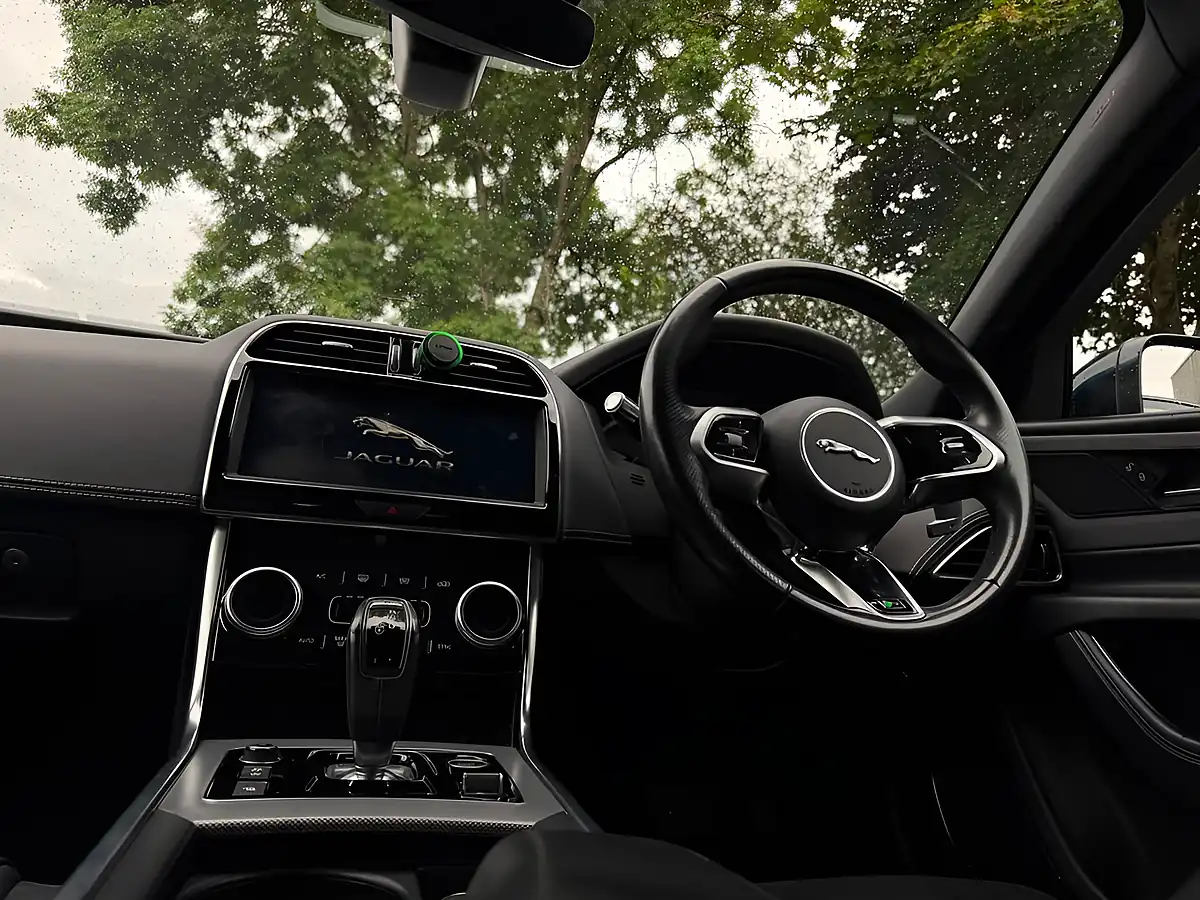 Used 2020 Jaguar Xe Reims Edition Blue - Interior and Exterior details 17