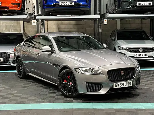 2020 Jaguar XF 2.0d Chequered Flag
