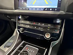 Used 2020 Jaguar Xf Chequered Flag Grey - Interior and Exterior details 19