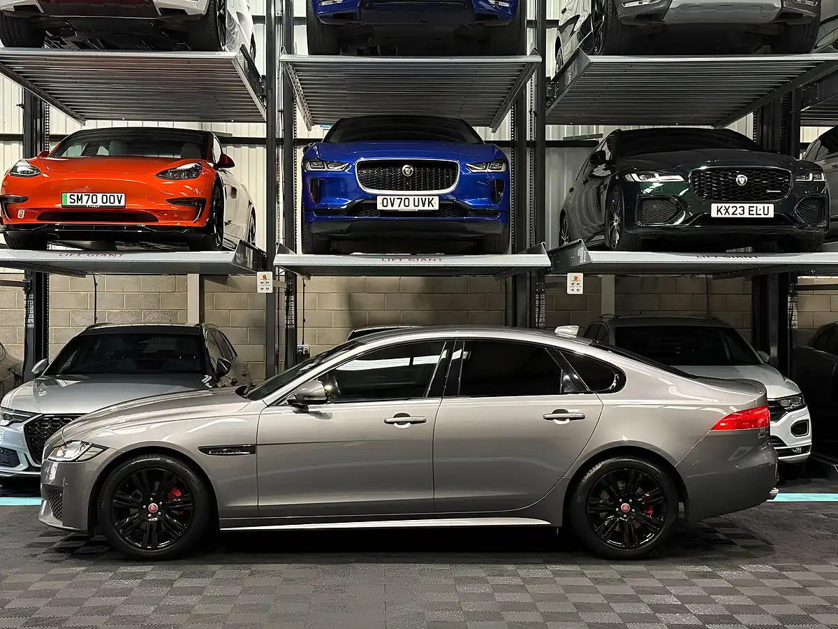 Used 2020 Jaguar Xf Chequered Flag Grey - Interior and Exterior details 6