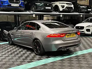 Used 2020 Jaguar Xf Chequered Flag Grey - Interior and Exterior details 7