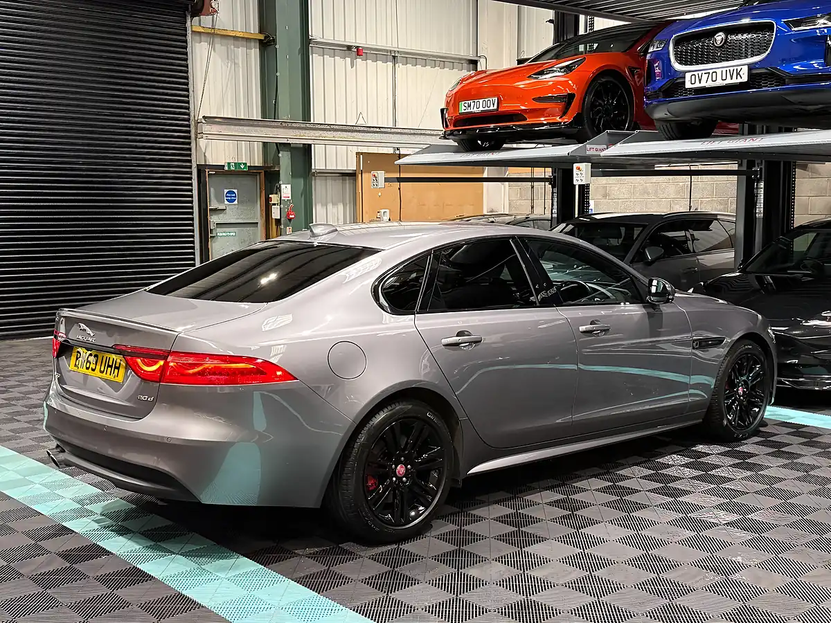 Used 2020 Jaguar Xf Chequered Flag Grey - Interior and Exterior details 9
