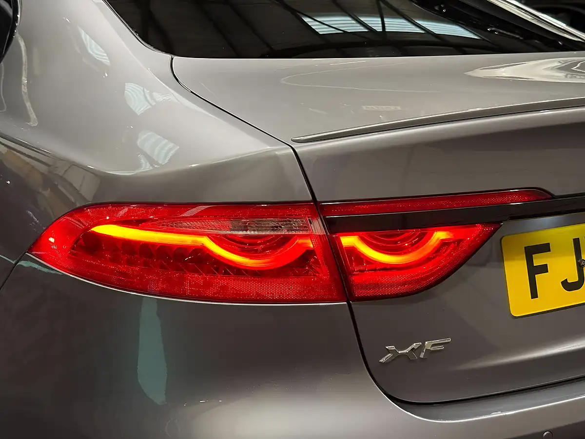 Used 2020 Jaguar Xf Chequered Flag Grey - Interior and Exterior details 11