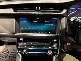 Used 2020 Jaguar Xf Chequered Flag Grey - Interior and Exterior details 18