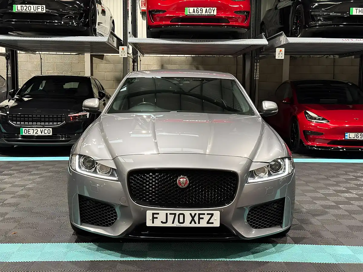 Used 2020 Jaguar Xf Chequered Flag Grey - Interior and Exterior details 4