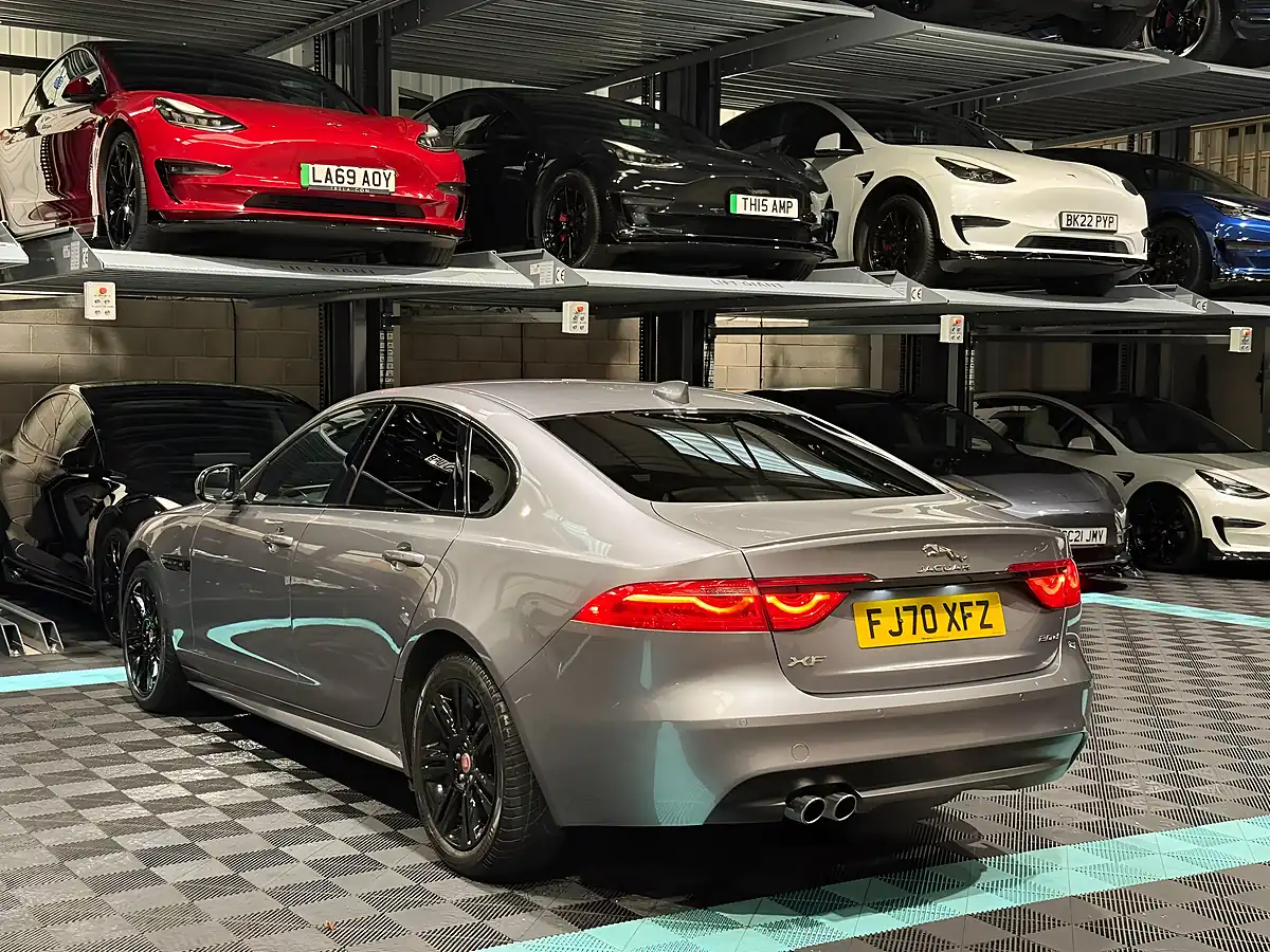 Used 2020 Jaguar Xf Chequered Flag Grey - Interior and Exterior details 7