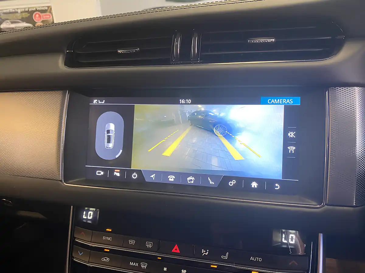 Used 2020 Jaguar Xf Estate Portfolio Black - Interior and Exterior details 17