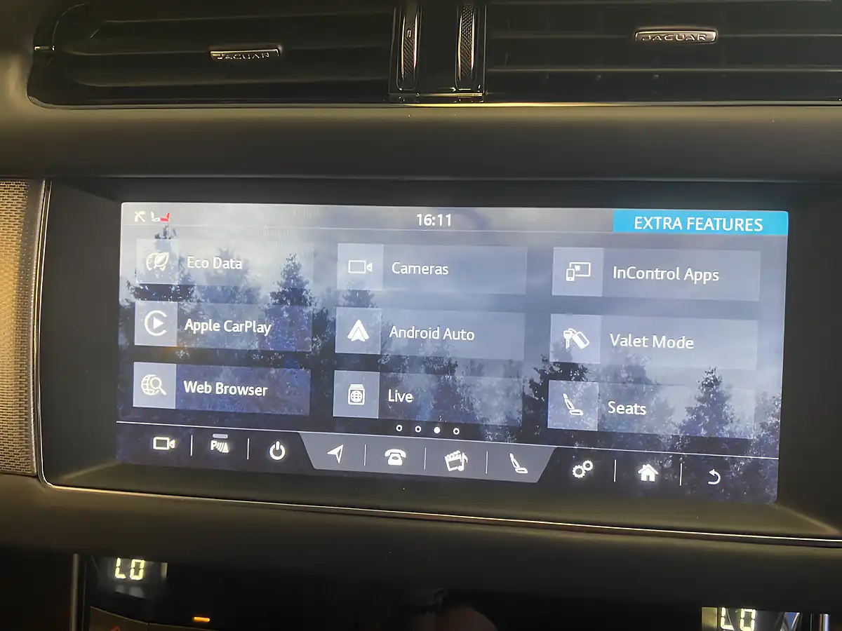 Used 2020 Jaguar Xf Estate Portfolio Black - Interior and Exterior details 18