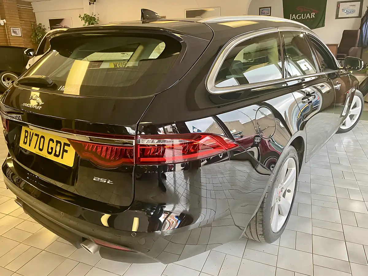 Used 2020 Jaguar Xf Estate Portfolio Black - Interior and Exterior details 8