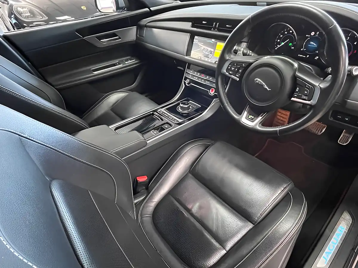 Used 2020 Jaguar Xf Sportbrake R-Sport Grey - Interior and Exterior details 13