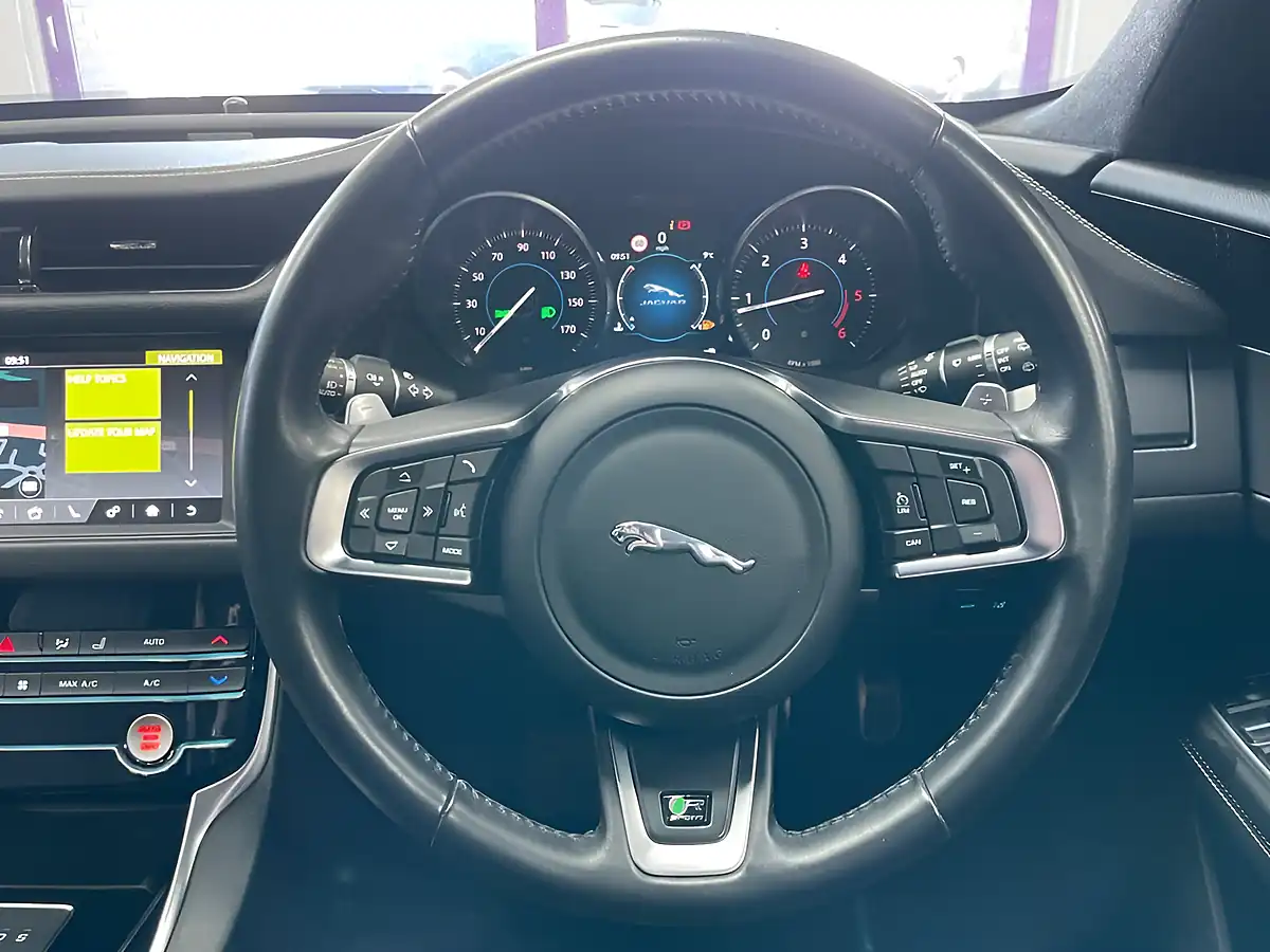 Used 2020 Jaguar Xf Sportbrake R-Sport Grey - Interior and Exterior details 16