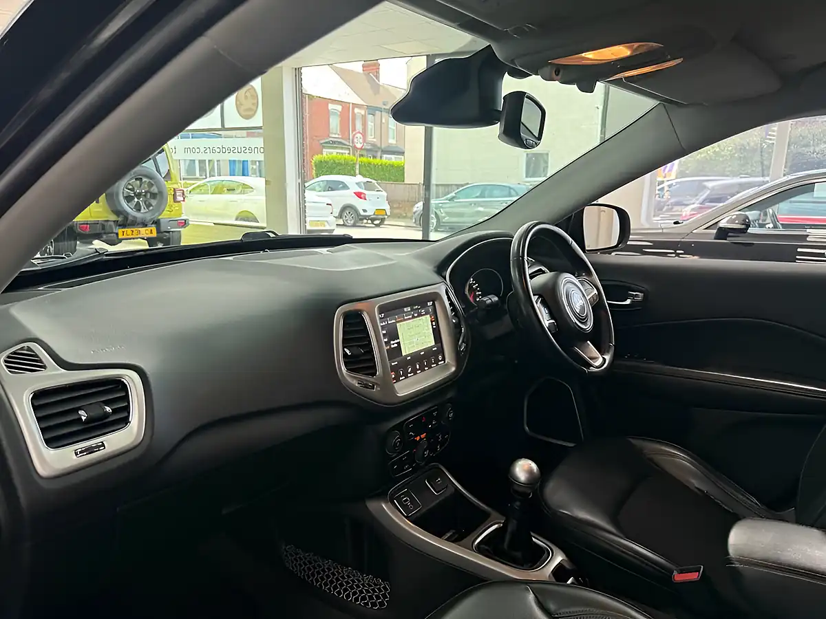 Used 2020 Jeep Compass Longitude Black - Interior and Exterior details 13