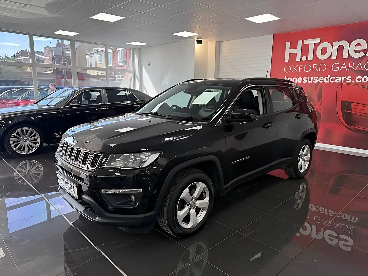 Used 2020 Jeep Compass Longitude Black - Interior and Exterior details 17