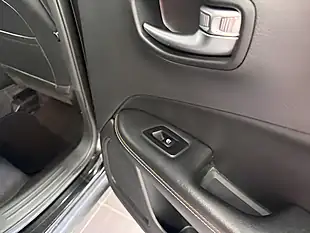Used 2020 Jeep Compass Longitude Black - Interior and Exterior details 6