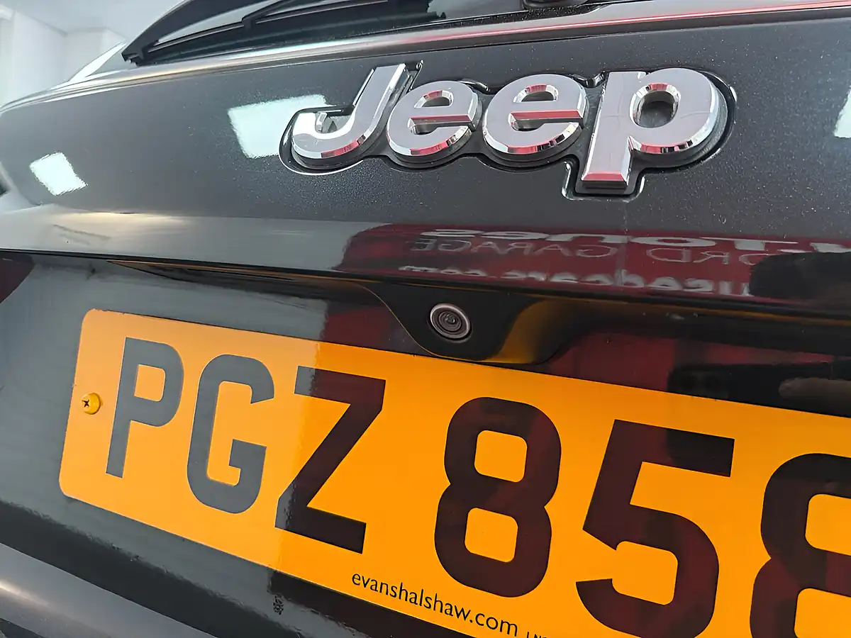 Used 2020 Jeep Compass Longitude Black - Interior and Exterior details 9