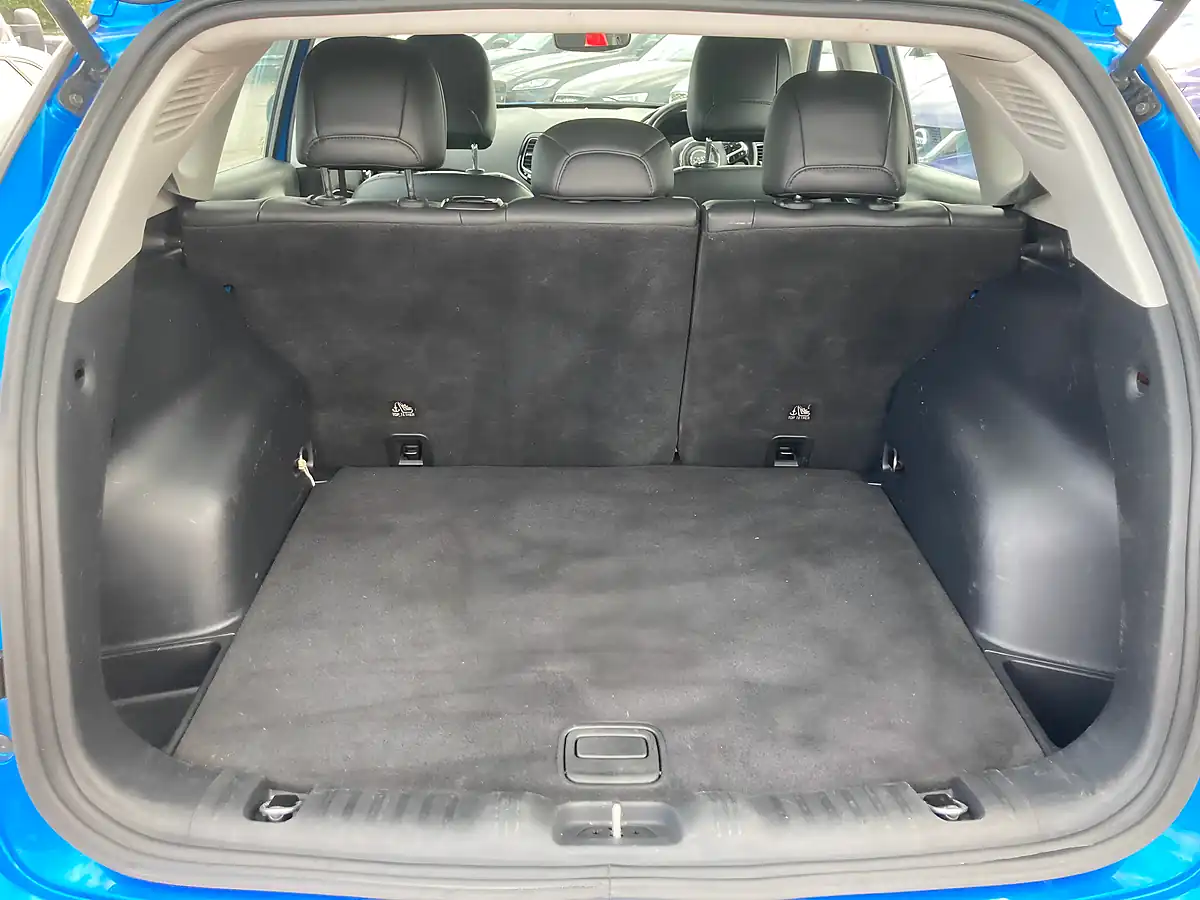 Used 2020 Jeep Compass Night Eagle Hydro Blue - Interior and Exterior details 10