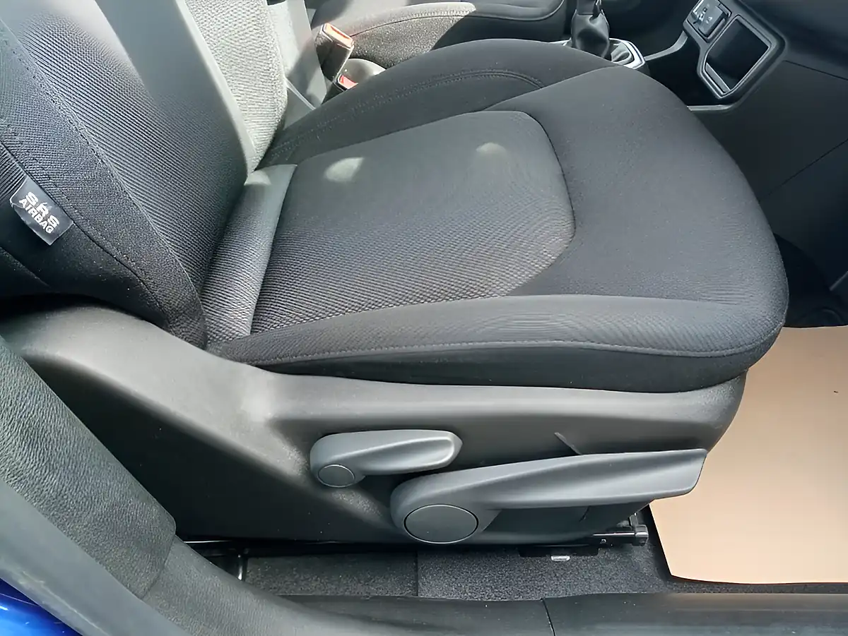 Used 2020 Jeep Renegade Longitude Jetset Blue - Interior and Exterior details 15