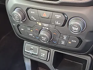Used 2020 Jeep Renegade Night Eagle Grey - Interior and Exterior details 13