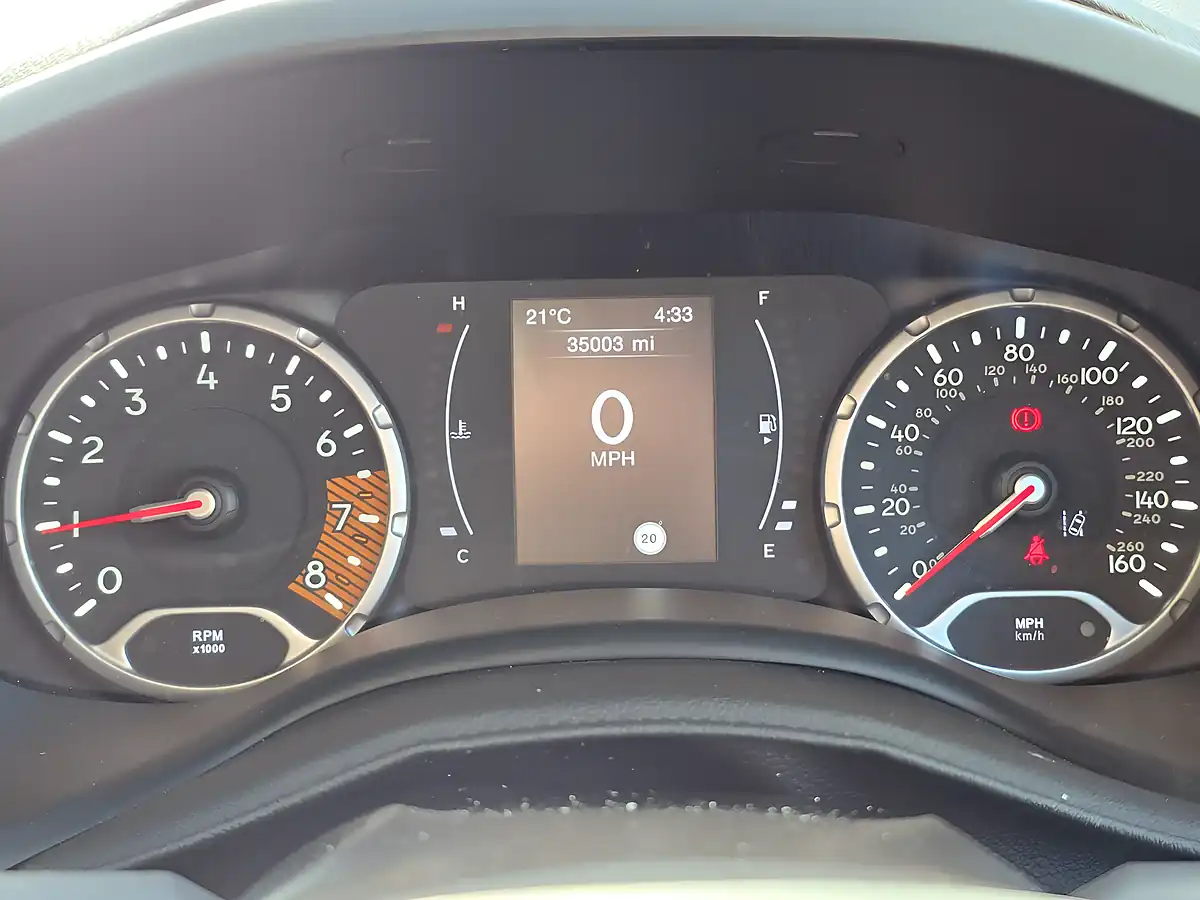 Used 2020 Jeep Renegade Night Eagle Grey - Interior and Exterior details 9