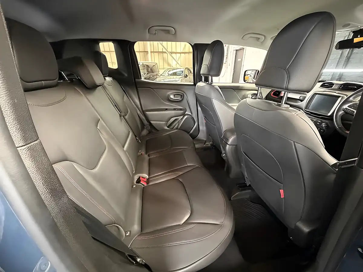 Used 2020 Jeep Renegade Trailhawk Blue - Interior and Exterior details 16