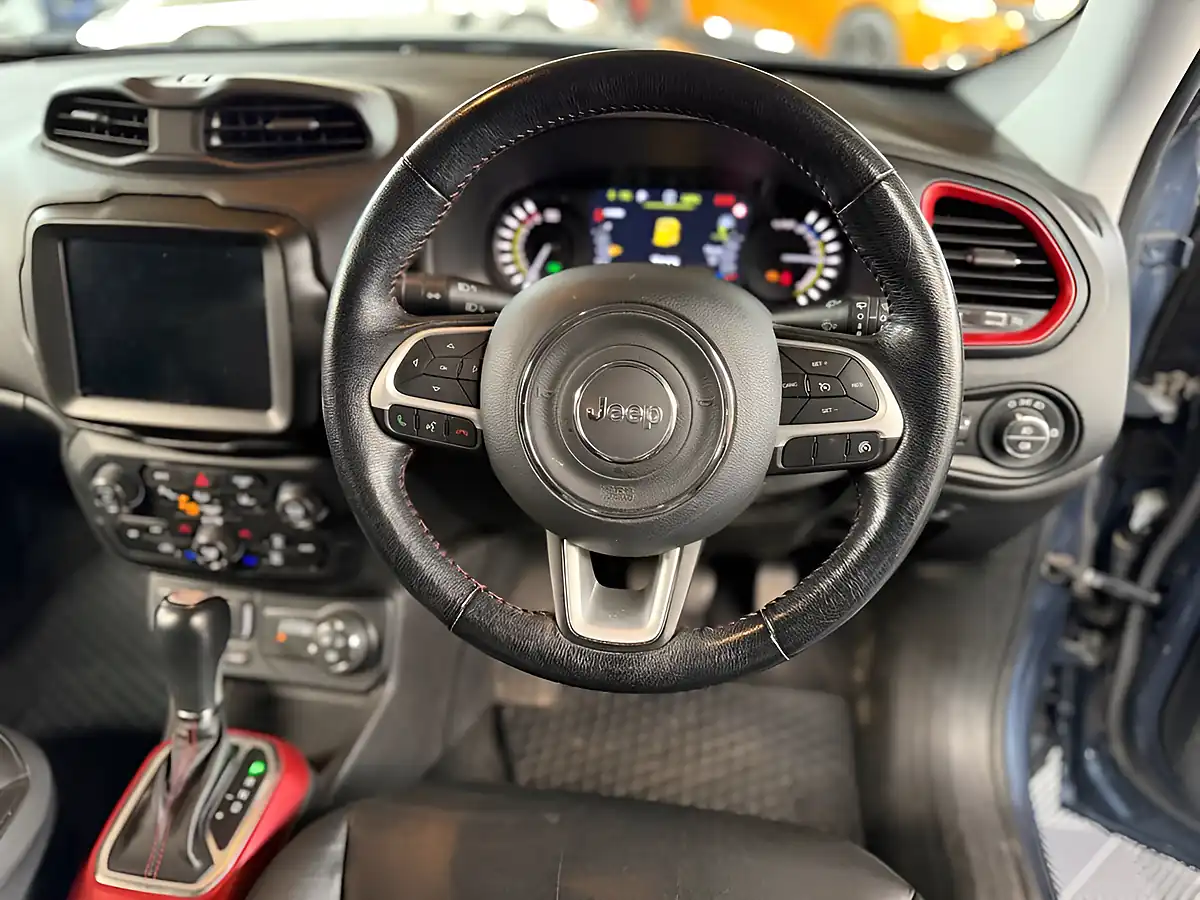 Used 2020 Jeep Renegade Trailhawk Blue - Interior and Exterior details 5