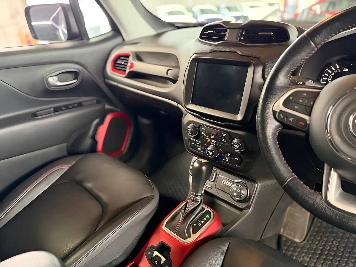 Used 2020 Jeep Renegade Trailhawk Blue - Interior and Exterior details 6