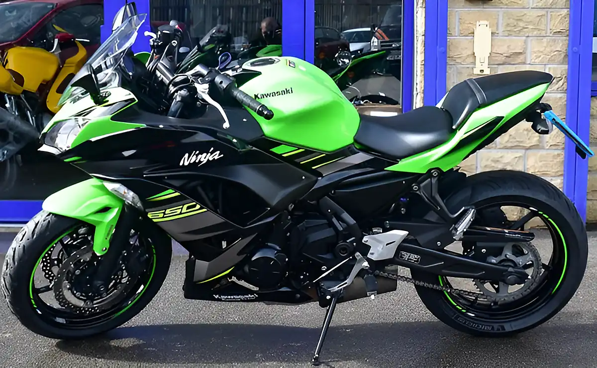 Used 2020 Kawasaki Ninja 650 Super Sports Green - Front View