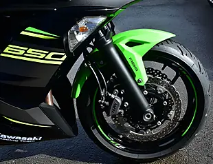 Used 2020 Kawasaki Ninja 650 Super Sports Green - Interior and Exterior details 16