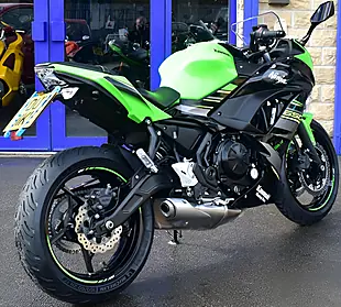 Used 2020 Kawasaki Ninja 650 Super Sports Green - Interior and Exterior details 6