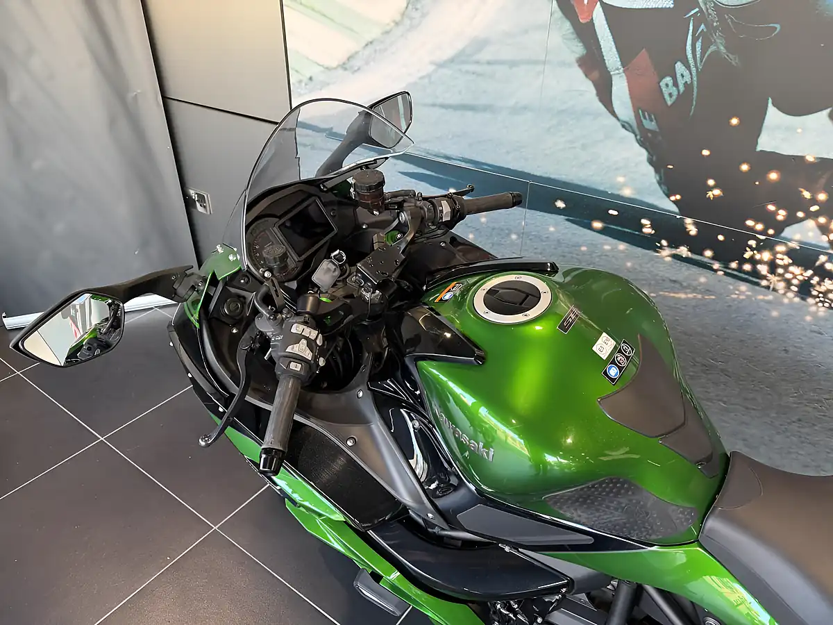 Used 2020 Kawasaki Ninja H2 Sx Se - Interior and Exterior details 14