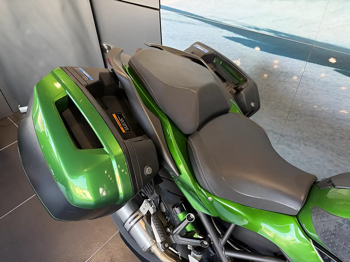 Used 2020 Kawasaki Ninja H2 Sx Se - Interior and Exterior details 8