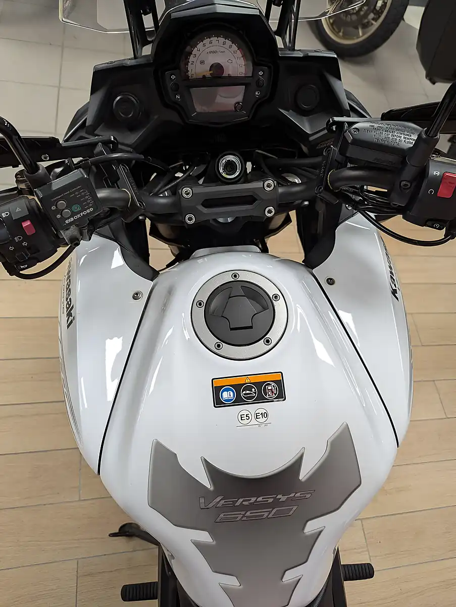 Used 2020 Kawasaki Versys 650 Adventure White - Interior and Exterior details 12
