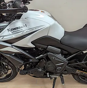 Used 2020 Kawasaki Versys 650 Adventure White - Interior and Exterior details 13