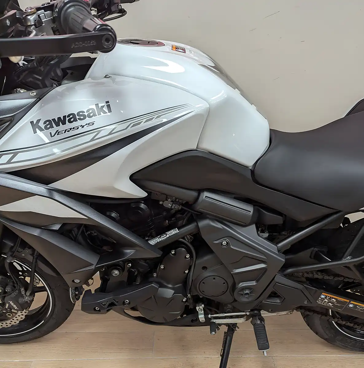 Used 2020 Kawasaki Versys 650 Adventure White - Interior and Exterior details 13