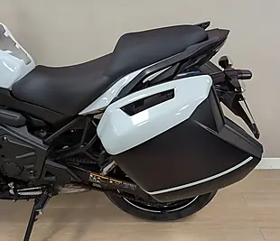 Used 2020 Kawasaki Versys 650 Adventure White - Interior and Exterior details 15
