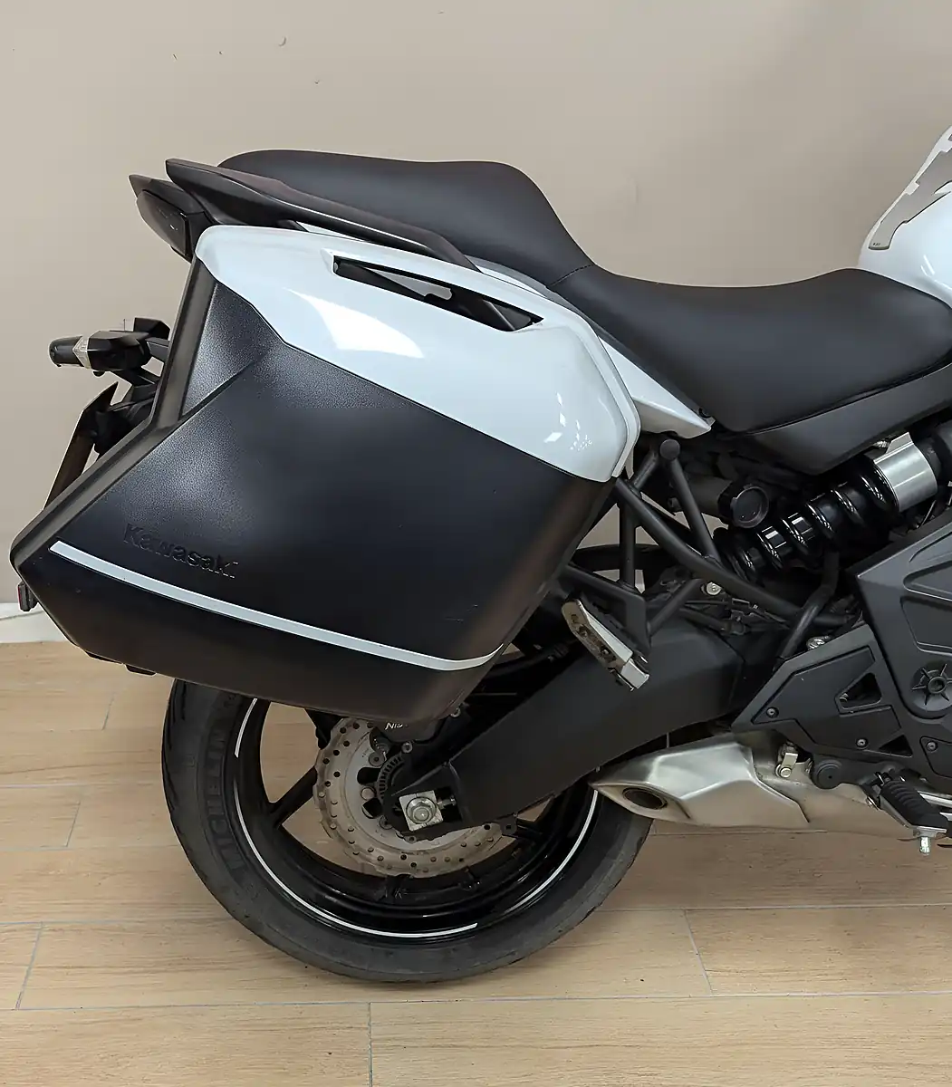 Used 2020 Kawasaki Versys 650 Adventure White - Interior and Exterior details 19