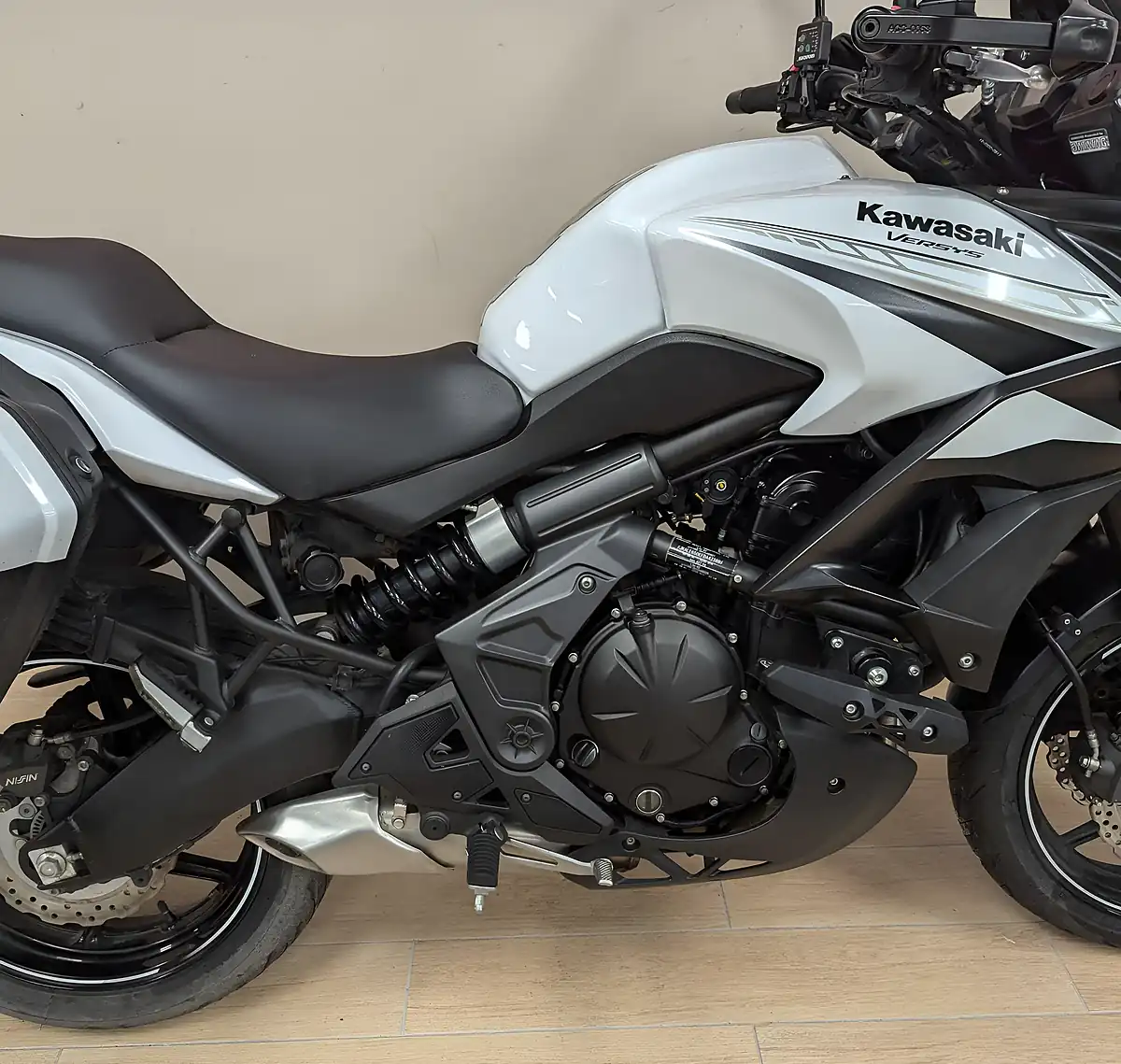 Used 2020 Kawasaki Versys 650 Adventure White - Interior and Exterior details 5