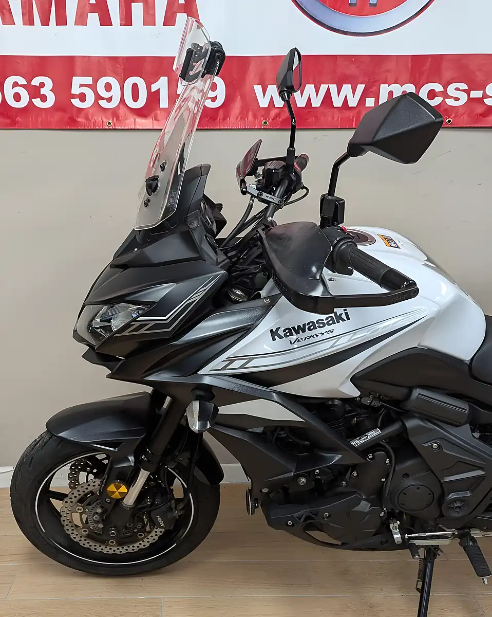 Used 2020 Kawasaki Versys 650 Adventure White - Interior and Exterior details 9