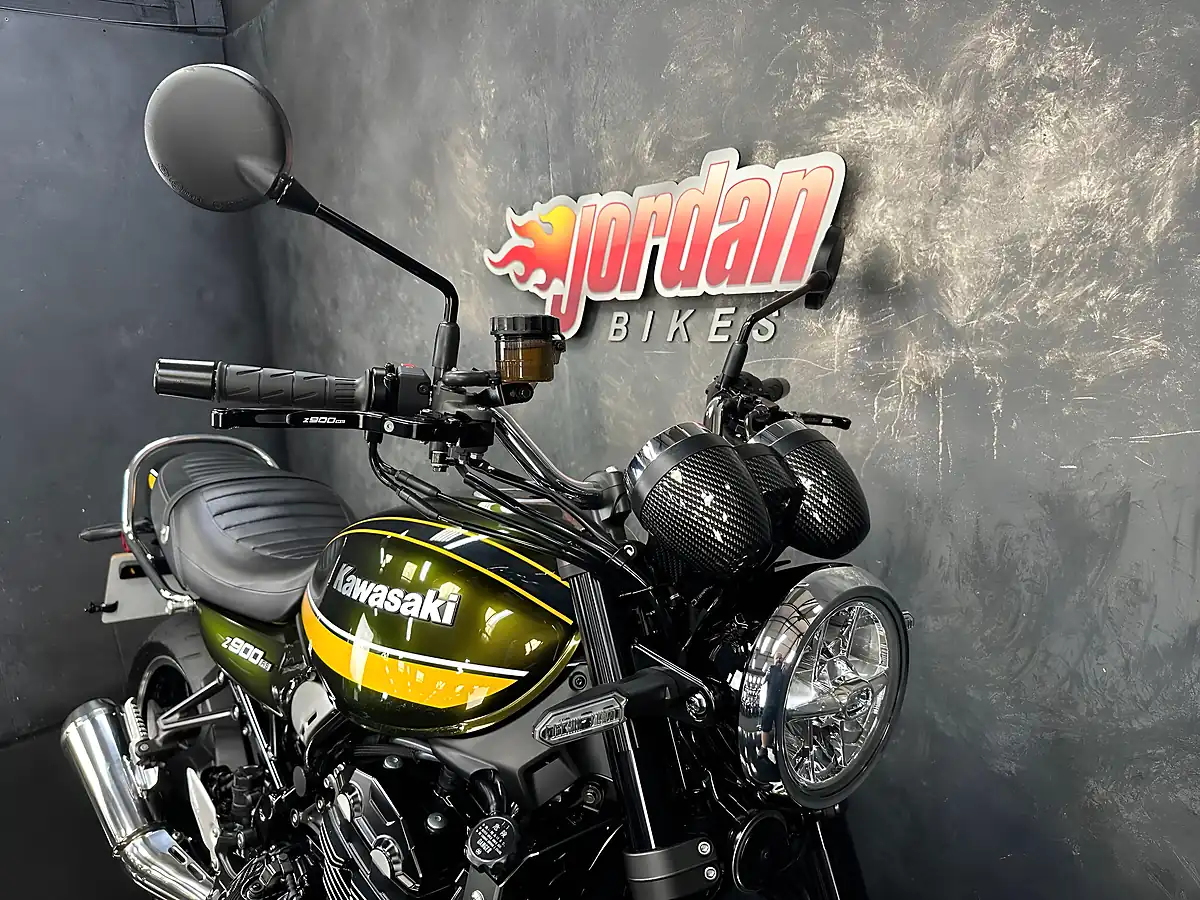 Used 2020 Kawasaki Z900 RS Modern Classic Green - Interior and Exterior details 11