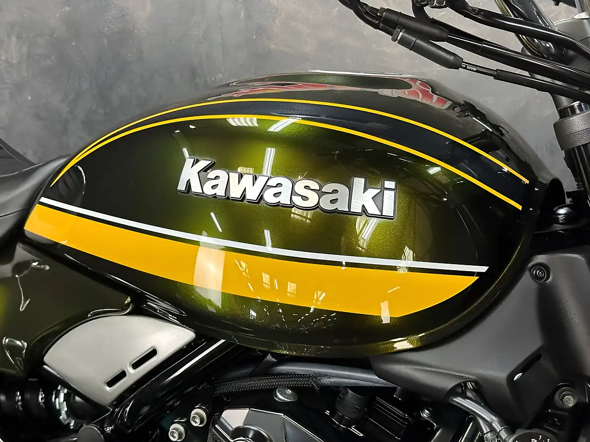 Used 2020 Kawasaki Z900 RS Modern Classic Green - Interior and Exterior details 20
