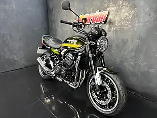 Used 2020 Kawasaki Z900 RS Modern Classic Green - Interior and Exterior details 4