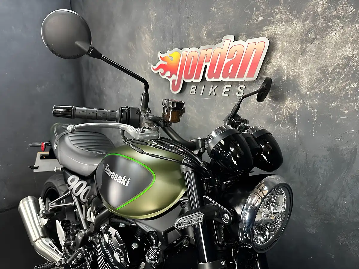 Used 2020 Kawasaki Z900 RS Modern Classic Green - Interior and Exterior details 10
