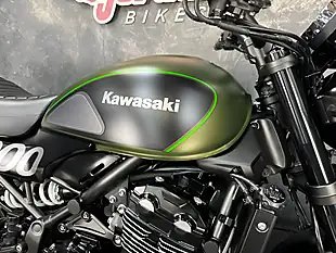 Used 2020 Kawasaki Z900 RS Modern Classic Green - Interior and Exterior details 12