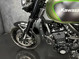 Used 2020 Kawasaki Z900 RS Modern Classic Green - Interior and Exterior details 17